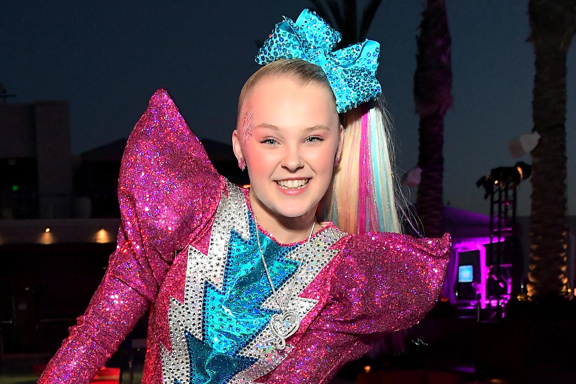 JoJo Siwa to join DWTS with shows first same sex dance pair - Today's ...